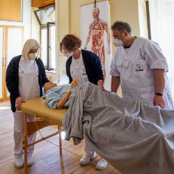 La ADL de Torrelavega forma a 15 mujeres en atención sociosanitaria a personas dependientes