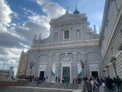 La Almudena acoger&aacute; una misa funeral el 29 de enero por las v&iacute;ctimas, dos d&iacute;as antes del homenaje de Estado de S&aacute;nchez