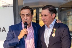 La Asociación Amigos de Torrelavega entrega la medalla `Amigo de Oro` al empresario local José Antonio Fernández Jove