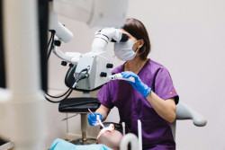 La Asociación Española de Endodoncia denuncia ante el Consejo de Dentistas los riesgos de la `odontología biológica`