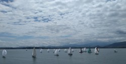 La bahía de Santander se vuelve a llenar de velas con el entrenamiento de vela pesada en solitario y a dos