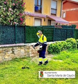 La Brigada de Obras retoma los trabajos de limpieza y jardiner&iacute;a en Santa Mar&iacute;a de Cay&oacute;n