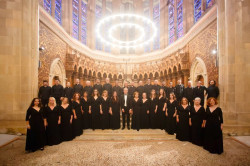 La Camerata Coral de la UC celebra su 50 aniversario con un concierto conmemorativo en el Paraninfo