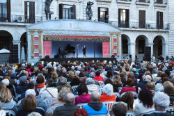 La Carroza del Teatro Real ofrece hoy un concierto l&iacute;rico en la Plaza Porticada