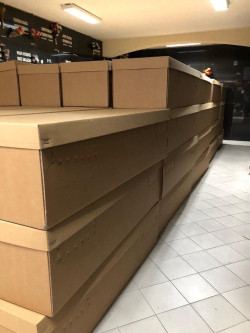 La ciudad ecuatoriana de Guayaquil comienza a utilizar ata&uacute;des de cart&oacute;n para las v&iacute;ctimas del coronavirus