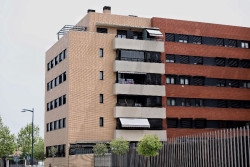 La compraventa de viviendas baja un 2,2% en marzo y encadena tres meses de descensos