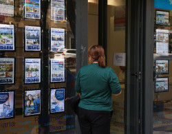 La compraventa de viviendas retoma los ascensos tras subir un 3,4% en agosto, con 49.319 operaciones
