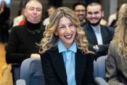 La comunista Yolanda D&iacute;az reunir&aacute; el pr&oacute;ximo 7 de enero a los sindicatos  para la subida del SMI de 2026 y a los empresarios que ls den