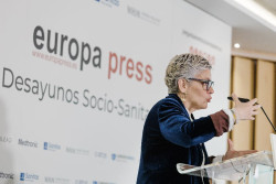 La consejera de Salud advierte de que los médicos no se comunican bien con sus pacientes