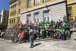 La Consejer&iacute;a de Educaci&oacute;n ha cifrado en un 36,8% el seguimiento de la huelga del profesorado de los centros p&uacute;blicos convocada para este jueves por el aumento  salarial, 