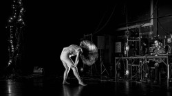 La core&oacute;grafa Mari Paula cierra con `Fronterizas` su trilog&iacute;a del desarraigo en Teatros del Canal los d&iacute;as 24 y 25