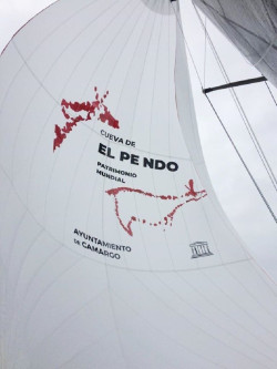  La embarcaci&oacute;n `Cantabria Infinita-El Pendo` gana la Traves&iacute;a El Carmen 2020