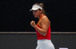 La espa&ntilde;ola Bouzas da otro golpe en la pista de Cincinnati