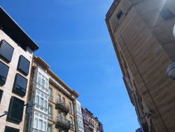 La estabilidad marcar&aacute; la jornada con cielos poco nubosos aunque habr&aacute; chubascos fuertes en Murcia y C. Valenciana