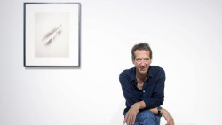 La Fundaci&oacute;n ENAIRE otorga su Premio honor&iacute;fico de fotograf&iacute;a a Chema Madoz que expondr&aacute; en las Naves de Gamazo