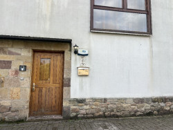 La justicia suspende la orden de la alcaldesa de Cartes de paralizar el centro de acogida de menores