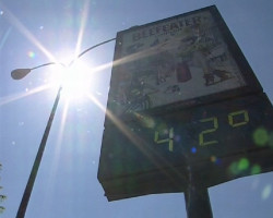 La llegada de una nueva ola de calor pone este martes en aviso naranja o amarillo a gran parte del pa&iacute;s