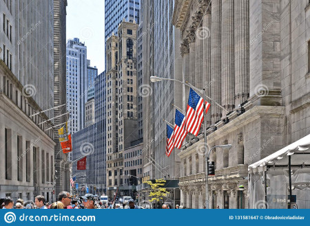 La mayoría de economistas de EEUU prevé una recesión en los dos próximos años