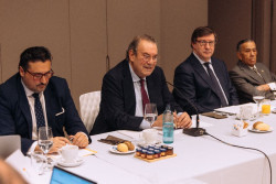 La Mesa del Turismo pide que las mutuas revisen bajas laborales de m&aacute;s de 15 d&iacute;as para frenar el absentismo