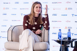 La ministra Aagesen dice:  "Hemos estado siempre diligentes con el litoral" cuando Costas ha dejado empantanada una obra 