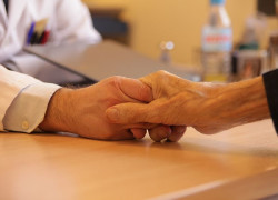 La mitad de los pacientes con cáncer no recibe buenos cuidados paliativos pese a necesitarlos, según la AECC