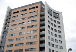 La oferta de alquiler permanente sigue cayendo en las zonas declaradas tensionadas, seg&uacute;n idealista