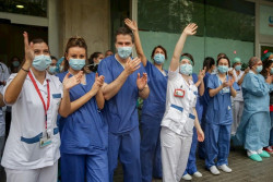  La OMS pide que los contagios de sanitarios en su lugar de trabajo se consideren enfermedad profesional