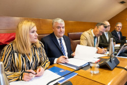 La oposición critica en bloque los presupuestos del PP, que pide "responsabilidad"