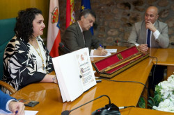 La orden de la alcaldesa de Cartes de parar el centro de acogida de menores seguir&aacute; suspendida