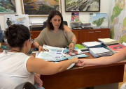 La policía nacional detiene al hijo de la alcaldesa de Bezana, Carmen Perez, por el ataque a la sede del PSOE cántabro el pasado mes de abril