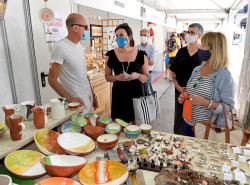 La Porticada acoge hasta el 16 de agosto la d&eacute;cima Feria de Artesan&iacute;a de Santander