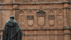 LA PRIMERA FORMULACIÓN TEÓRICA DE LA DEMOCRACIA Por Juan Goti Ordeñana Catedrático jubilado de la Universidad de Valladolid