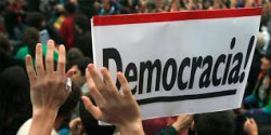 La prioridad de nuestra democracia es confiscar