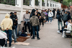 La regularizaci&oacute;n extraordinaria de migrantes acaba el martes pero se ampliar&aacute; para regularizar a todos los migrantes que lo soliciten