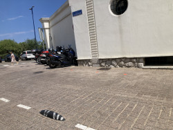 La respuesta de la alcaldia  a la falta de aparcamiento de motos en la Magdalena, la Horadada 