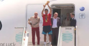 La selecci&oacute;n espa&ntilde;ola llega a Madrid con el trofeo de campeones del mundo