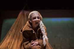 La Teatrería de Ábrego ofrece el montanje `Anciana. De paisaje y memoria`