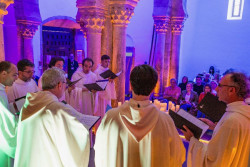 La tradici&oacute;n musical del rito hispano-moz&aacute;rabe de la Schola Antigua resuena en Lebe&ntilde;a
