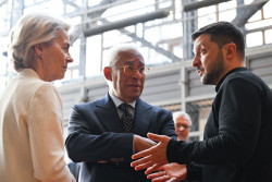 La UE adopta nuevas sanciones contra el gas licuado, el sector bancario y la flota fantasma de Rusia