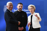 $posts[$i]->TITULO