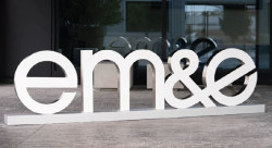 La venta del 14,3% de Indra por parte de EM&E se complet&oacute; por casi 1.339 millones, a 53 euros por acci&oacute;n