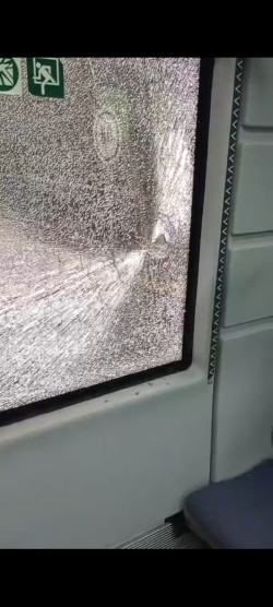  Lanzan piedras a los trenes de Cercan&iacute;as entre Mogro y Bezana
