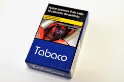 Las cajetillas neutras en Reino Unido provocaron una ca&iacute;da en las ventas de 20 millones de cigarrillos al mes