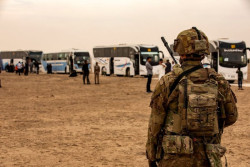 Las fuerzas de EEUU comienzan la retirada de su base principal en Irak