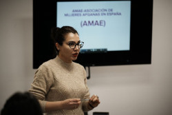 Las mujeres afganas piden a Espa&ntilde;a m&aacute;s visados humanitarios y de estudios y facilidades para convalidar t&iacute;tulos