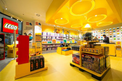 Lego gana un 32,3% m&aacute;s en el primer semestre con una facturaci&oacute;n r&eacute;cord
