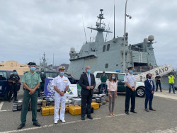 Llega a la Base Naval de Las Palmas de Gran Canaria los 1.200 kilos de cocaína incautados a un velero al sur de Azores