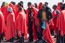 Llega una patera con 53 migrantes a bordo en aguas pr&oacute;ximas a la isla de Lanzarote