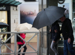 Lluvias y nieblas activan este sábado avisos en cuatro provincias de la Península