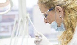  Los dentistas denuncian una "profunda crisis sanitaria, laboral y financiera" por el Covid-19